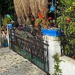 فندق 19 *